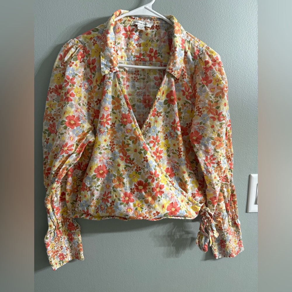 American Eagle women’s  Floral shirt size XL